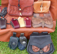 Taschen und Gürtel